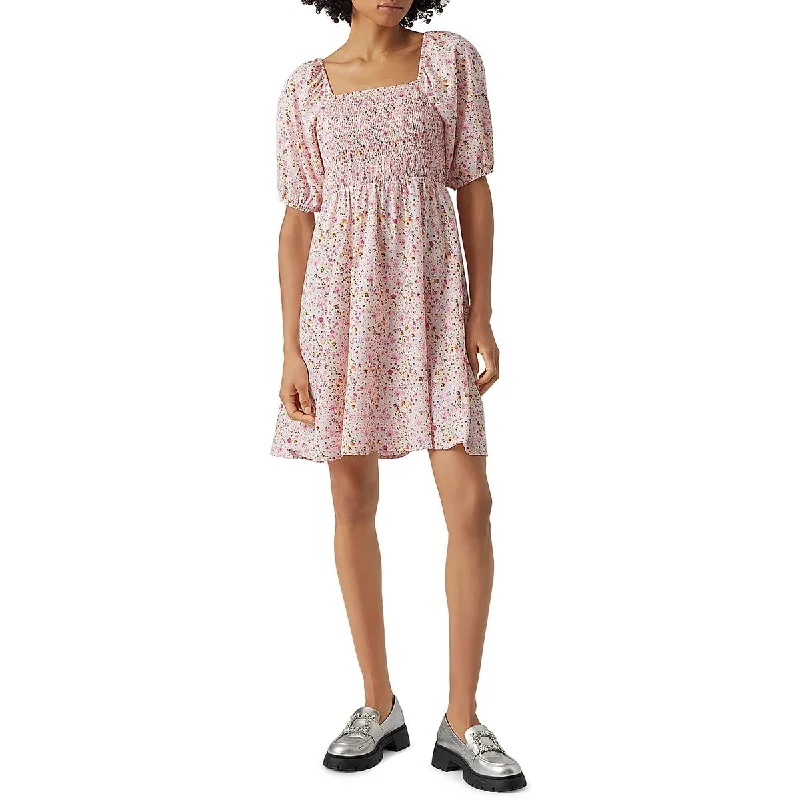 Flare dresses with square necks for a vintage feel -Vero Moda Womens Henna Satin Smocked Fit & Flare Dress Flare dresses with square necks for a vintage feel -Vero Moda Womens Henna Satin Smocked Fit & Flare Dress