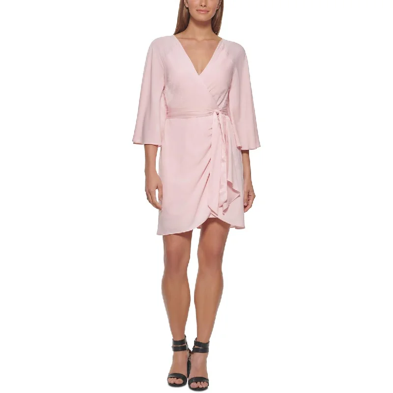 Flare dresses with padded shoulders for a structured look -DKNY Womens Knee-Length Party Fit & Flare Dress Flare dresses with padded shoulders for a structured look -DKNY Womens Knee-Length Party Fit & Flare Dress