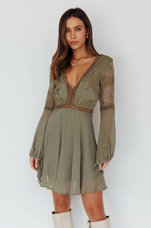 Best dresses for curvy women -Carson Crochet Details Dress Olive