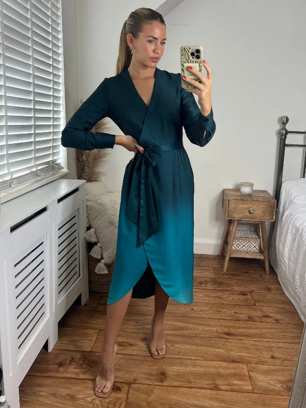 Wrap-style mini dresses for an adjustable fit -Fergie Reversible 2 in 1 Wrap Midi Dress / Green Ombre Wrap-style mini dresses for an adjustable fit -Fergie Reversible 2 in 1 Wrap Midi Dress / Green Ombre