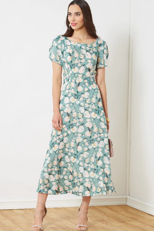 Mini dresses with side ruching for a flattering effect -New Look Sewing Pattern 6693 Dresses Mini dresses with side ruching for a flattering effect -New Look Sewing Pattern 6693 Dresses