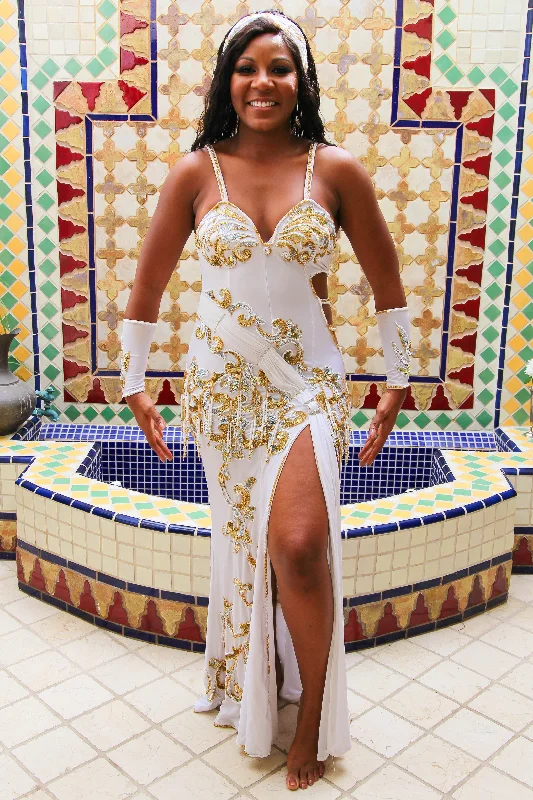 Best dresses for curvy women -Osmani Abyad Radiance