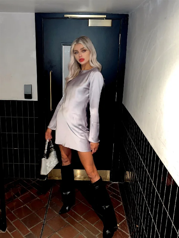 Flare dresses with ruched sides for a slimming effect -Lilac-Ash Satin Flared-Sleeve Mini-Dress Flare dresses with ruched sides for a slimming effect -Lilac-Ash Satin Flared-Sleeve Mini-Dress