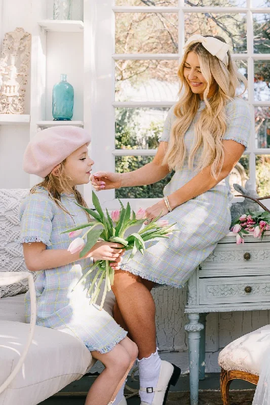 Flare dresses with empire waists for an elegant silhouette -Reese Shift Dress in Periwinkle Blue Flare dresses with empire waists for an elegant silhouette -Reese Shift Dress in Periwinkle Blue