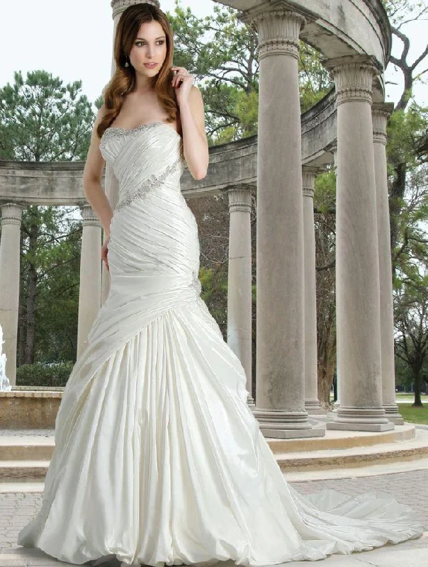 Flare dresses with wrap designs for a flattering fit -Da Vinci Bridal Gown 50049 White Sweetheart Fit-n-Flare Flare dresses with wrap designs for a flattering fit -Da Vinci Bridal Gown 50049 White Sweetheart Fit-n-Flare