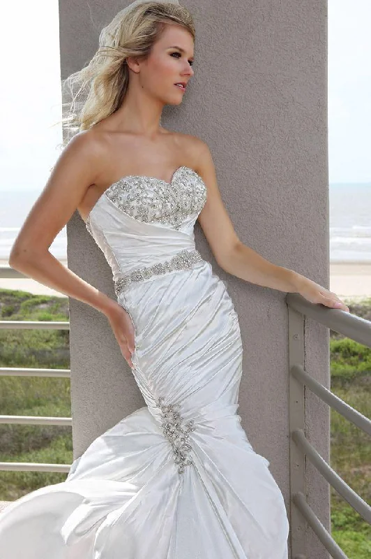 Flare dresses with drop waists for a vintage feel -Da Vinci Bridal Gown 50239 White Sweetheart Fit-N-Flare - Size 8 Flare dresses with drop waists for a vintage feel -Da Vinci Bridal Gown 50239 White Sweetheart Fit-N-Flare - Size 8