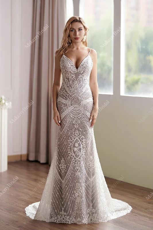 Flare dresses with cotton materials for breathable comfort -Glamorous Lace Fit-and-Flare Wedding Gown With Plunging Neckline Flare dresses with cotton materials for breathable comfort -Glamorous Lace Fit-and-Flare Wedding Gown With Plunging Neckline