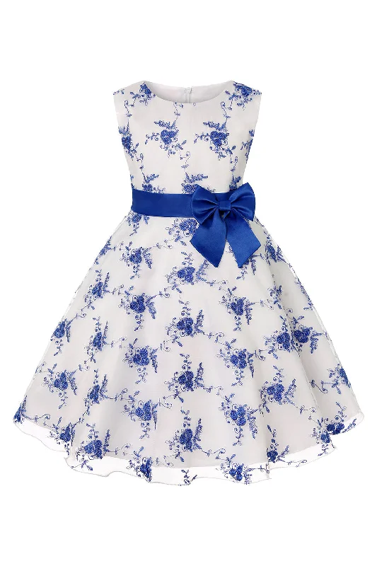 Flare dresses with V-necklines for a slimming effect -Broderie Bleue Dentelle Robe pour filles avec nœud papillon Flare dresses with V-necklines for a slimming effect -Broderie Bleue Dentelle Robe pour filles avec nœud papillon