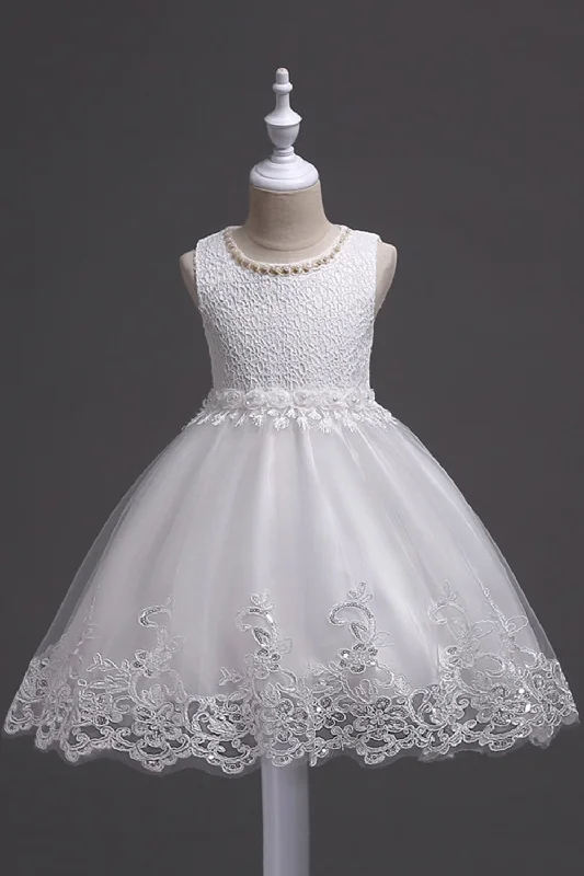 Flare dresses with ruffled hems for a playful finish -Col rond blanc Perlant Une ligne Robes filles Flare dresses with ruffled hems for a playful finish -Col rond blanc Perlant Une ligne Robes filles