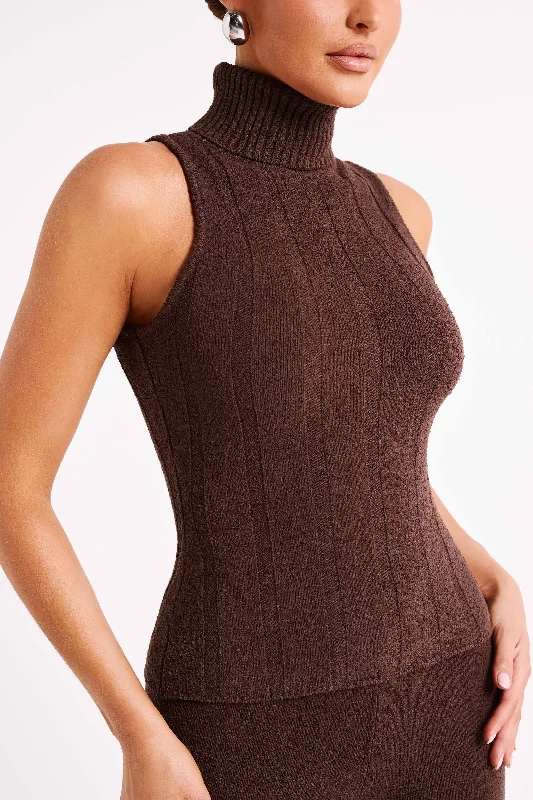 angelina-ribbed-turtleneck-chocolate